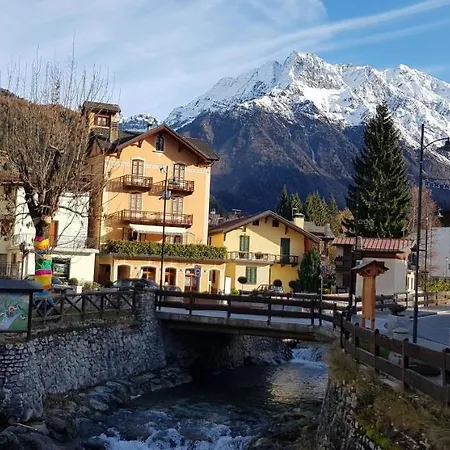 Luminoso Ponte Di Legno